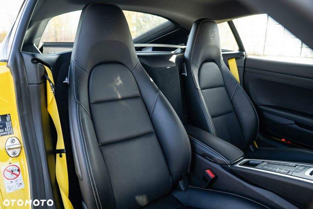 Porsche 718 Cayman - 19