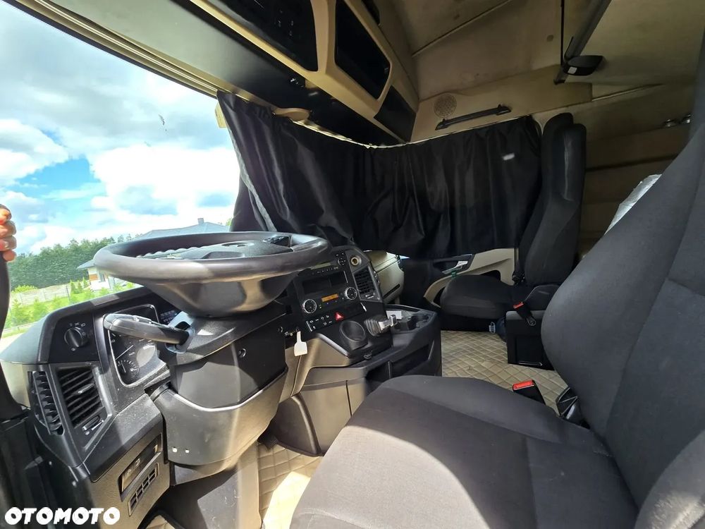 Mercedes-Benz Actros - 11