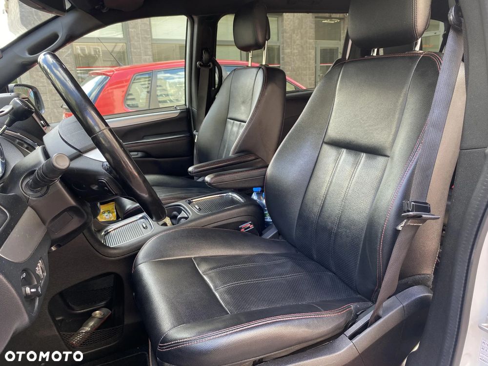 Dodge Grand Caravan 3.6 R/T - 8