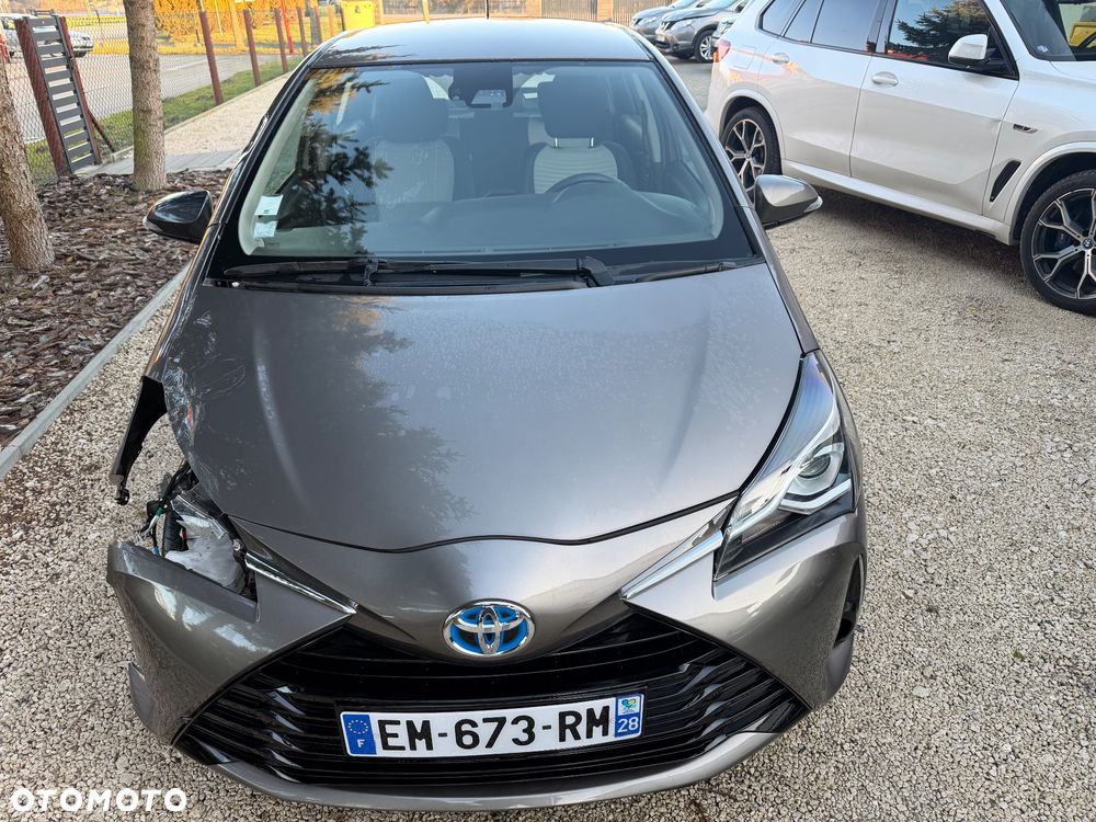 Toyota Yaris Hybrid 100 Terra - 2