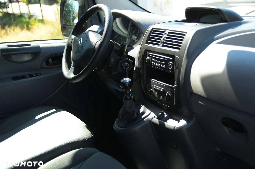 Citroën JUMPY/SCUDO/EXPERT/LONG/ 2.0 HDI / ZDROWY BEZ KOROZJI/ PODGRZEWANE FOTELE/KLIMATYZACJA/BOGATO WYPOSAZONY - 22
