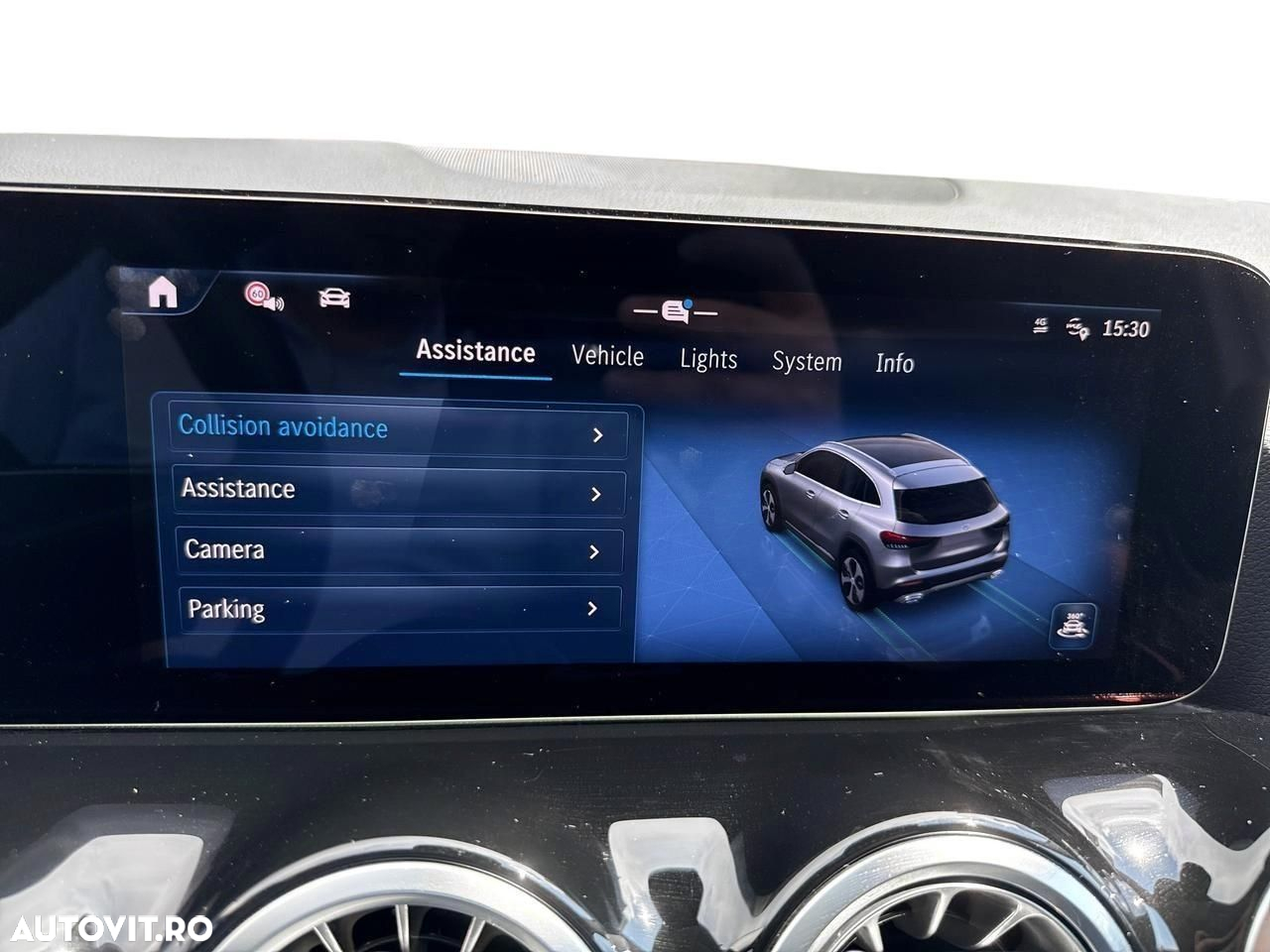 Mercedes-Benz GLA - 17