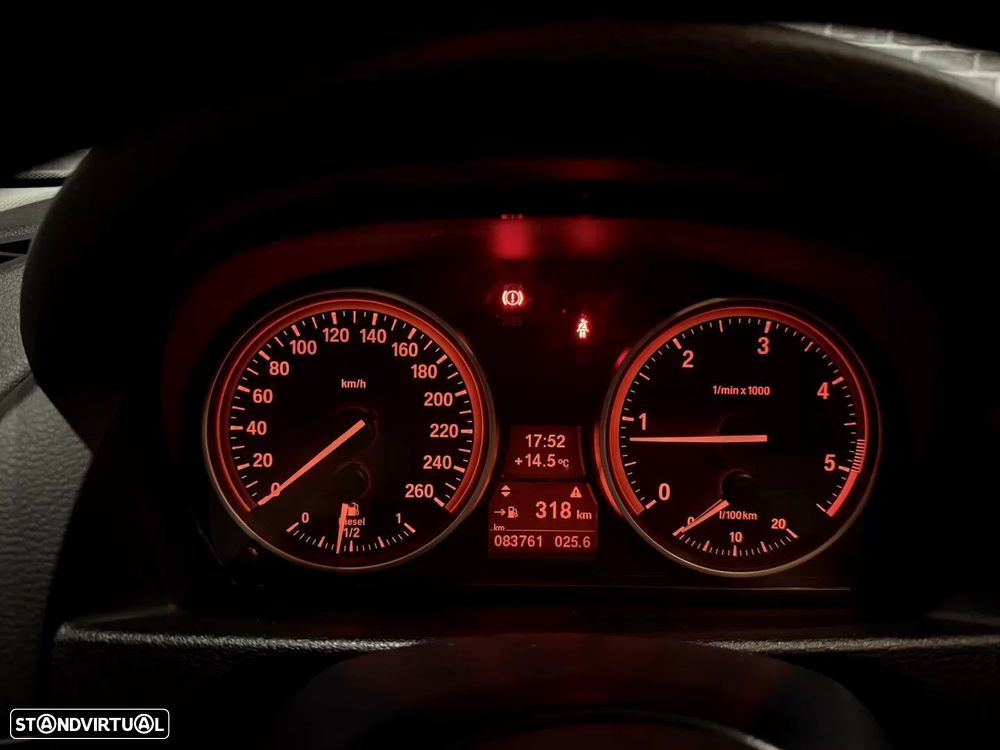 BMW X1 18 d xDrive Line Sport — fotografia 14