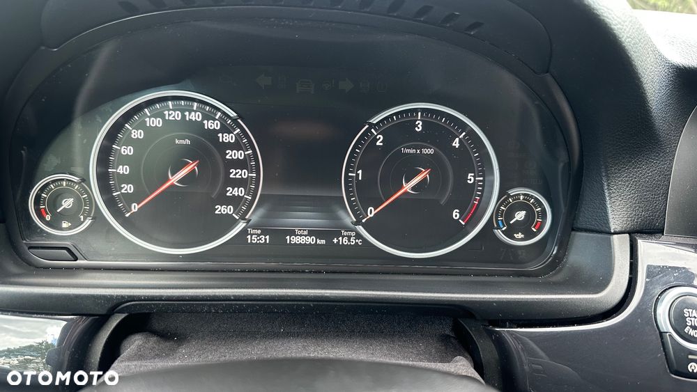 BMW Seria 5 520d xDrive - 5