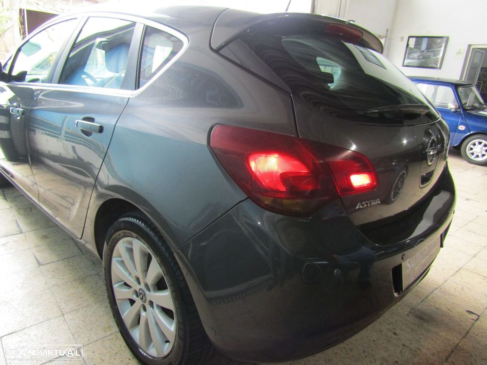 Opel Astra 1.7 CDTI Cosmo - 5