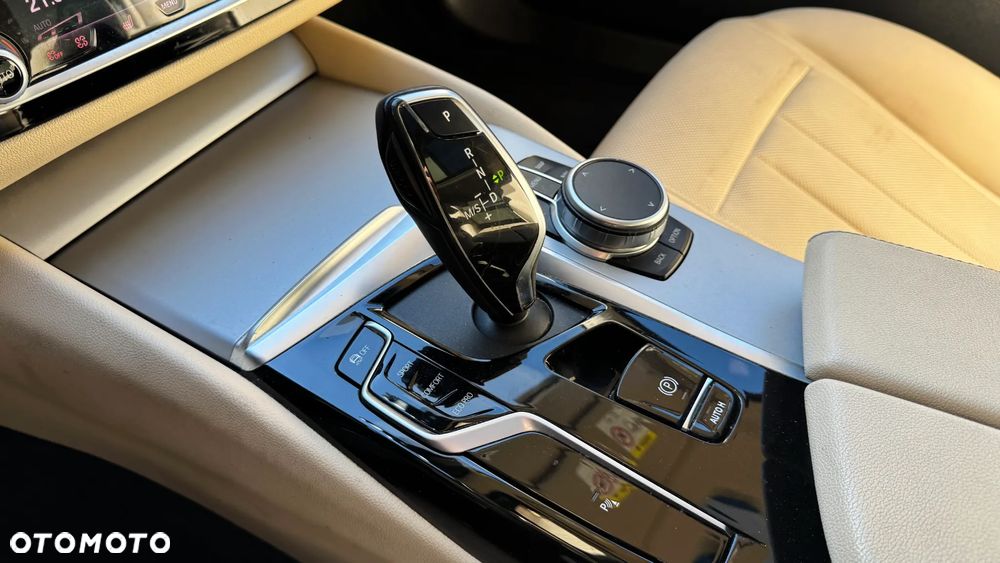 BMW Seria 5 520d Sport Line - 22