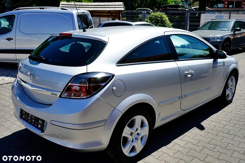 Opel Astra GTC 1.3 CDTI - 8