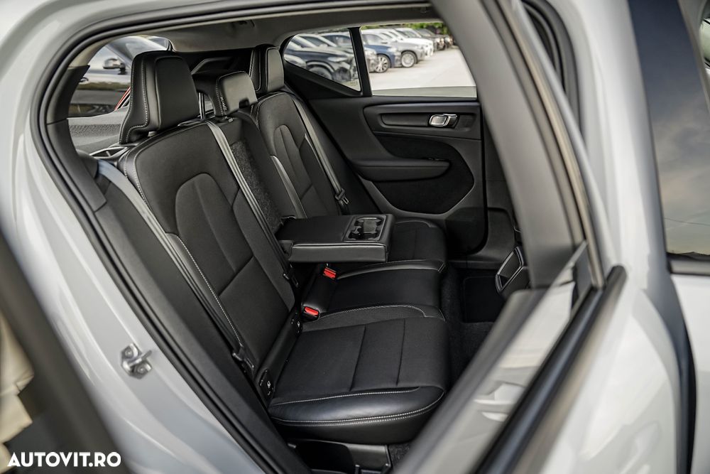 Volvo XC 40 T3 Geartronic Momentum - 17