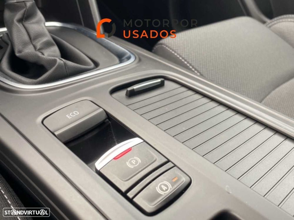 Renault Mégane Sport Tourer 1.5 Blue dCi Equilibre EDC — fotografia 16