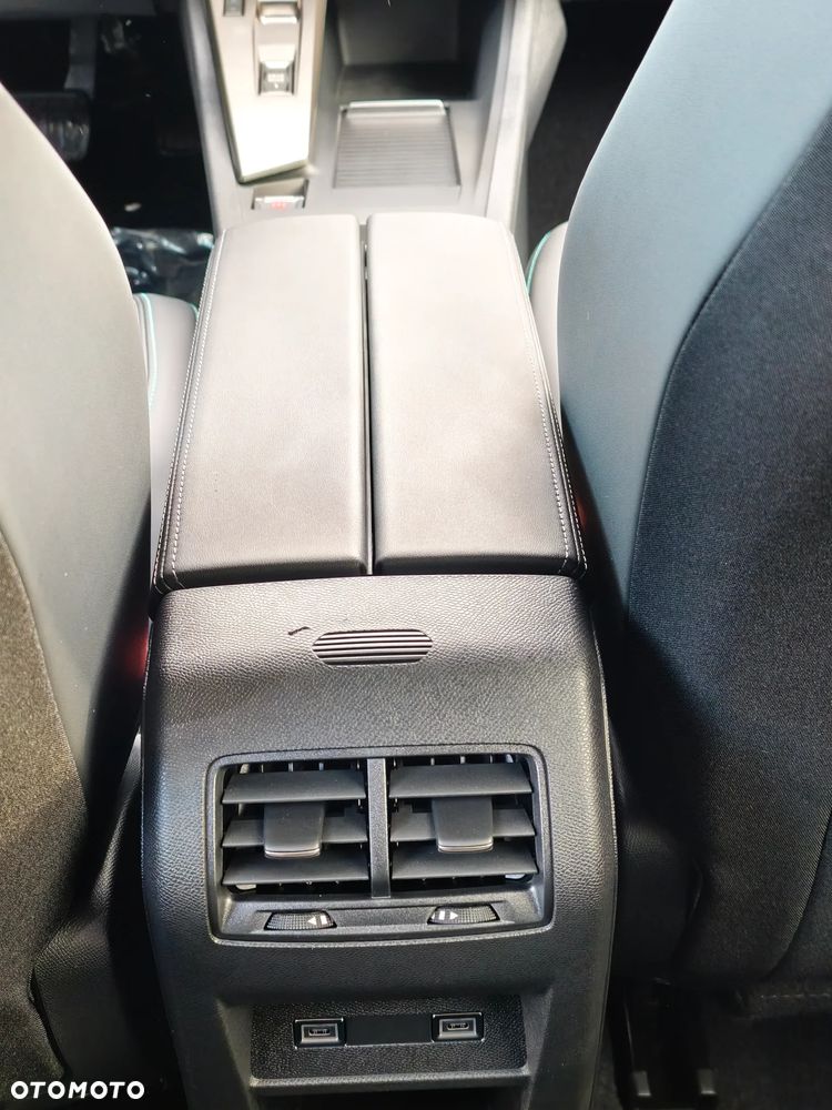 Peugeot 308 1.2 mHEV Allure S&S e-DCS6 - 24