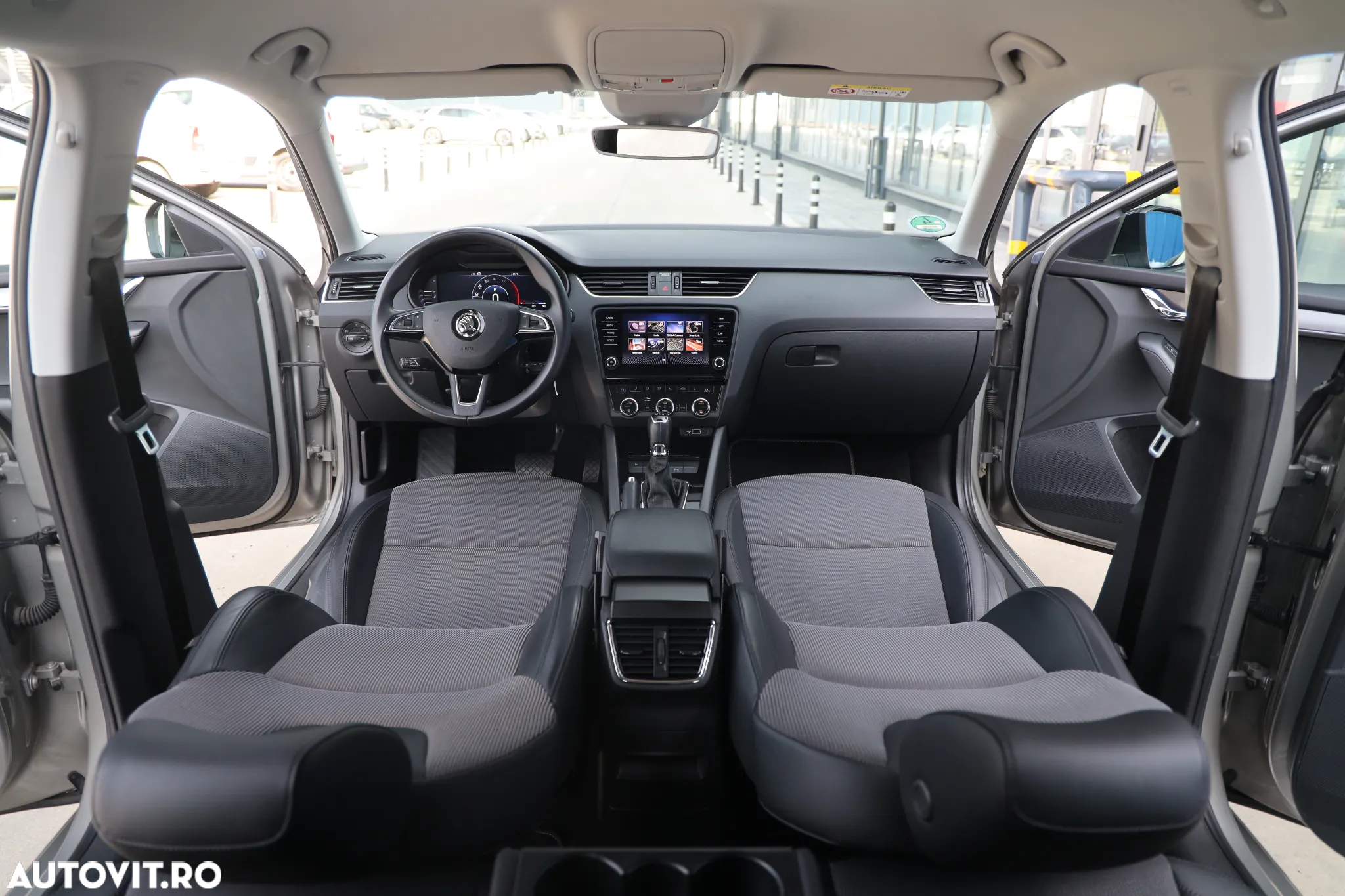 Skoda Octavia Combi Diesel 1.6 TDI DSG Style - 10