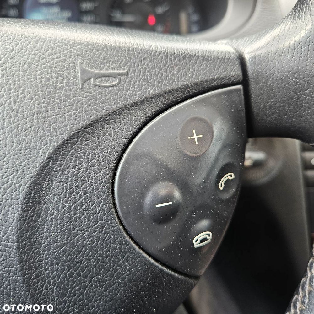 Mercedes-Benz Klasa E 220 CDI Automatik Classic - 23