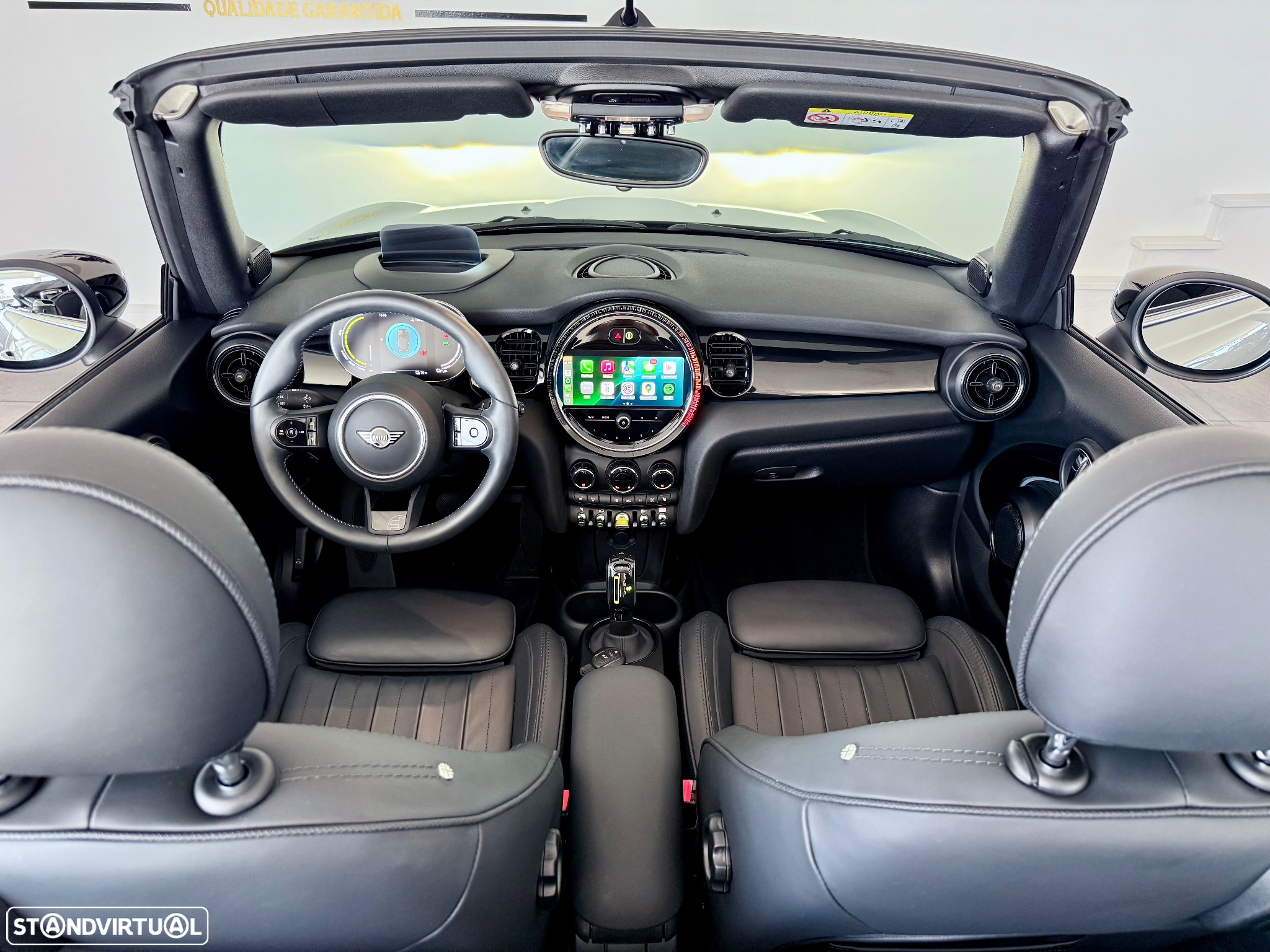 MINI Cabrio Cooper SE 1 of 999 - 14