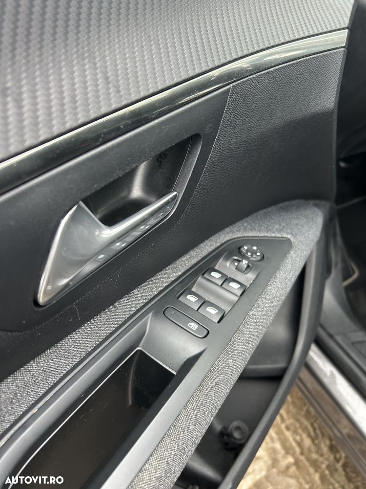 Peugeot 5008 PureTech 130 EAT8 Stop & Start Active Pack - 29