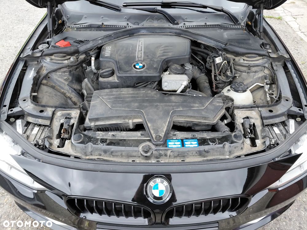 BMW Seria 3 320i M Sport - 36
