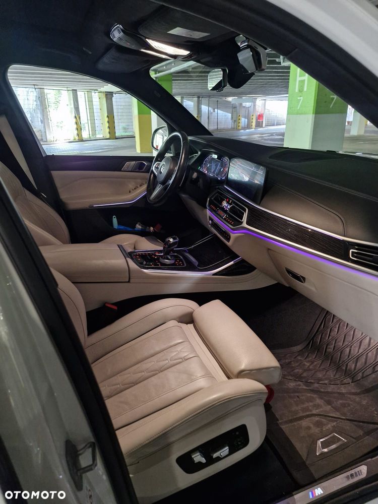 BMW X7 - 29