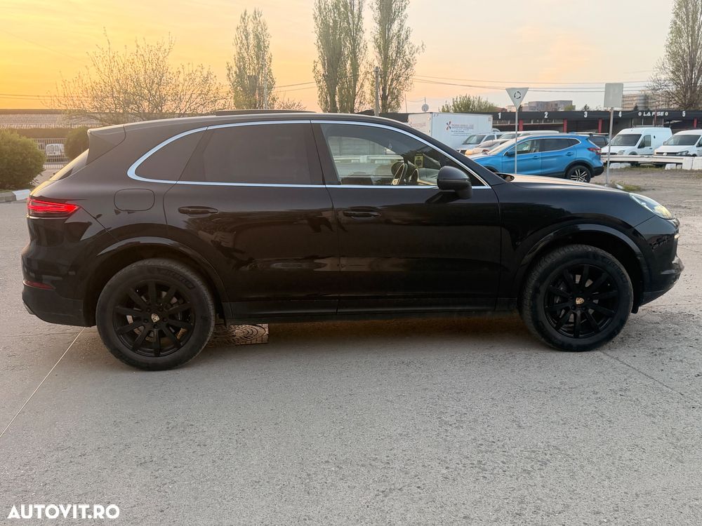 Porsche Cayenne - 7