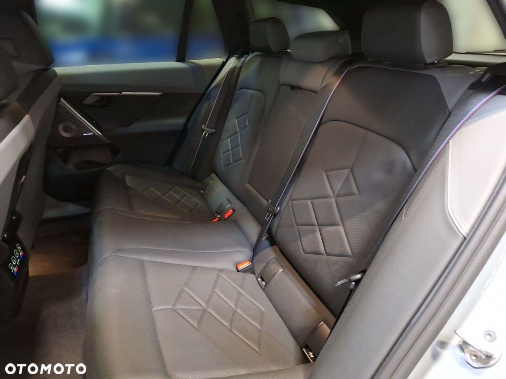 BMW i5 - 8