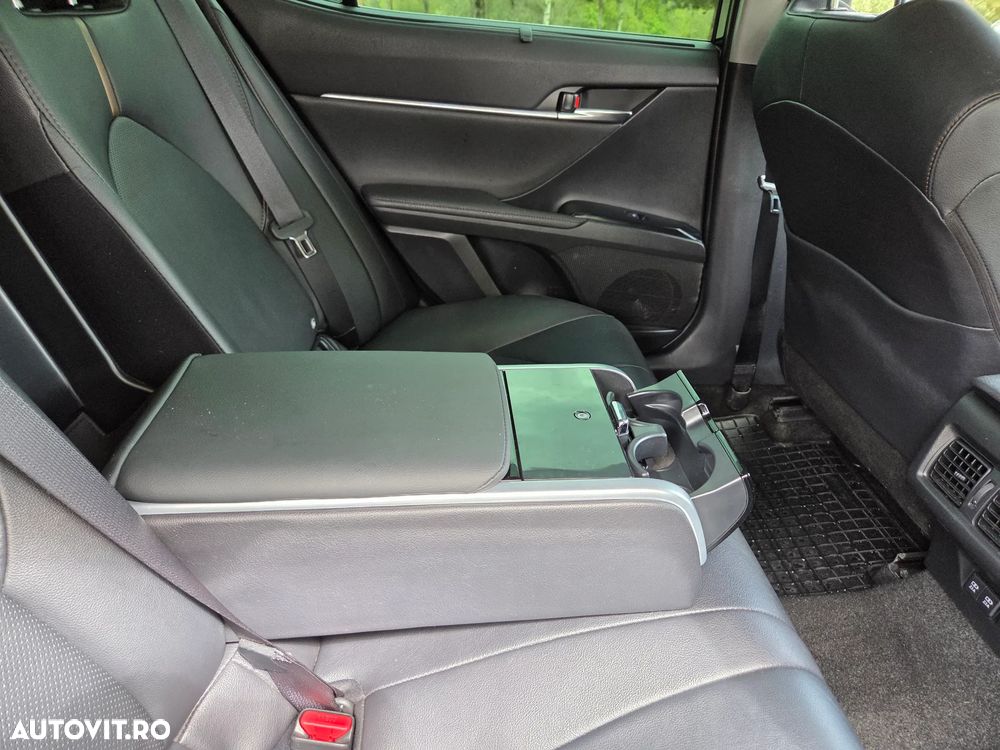 Toyota Camry 2.5 Exclusive - 9