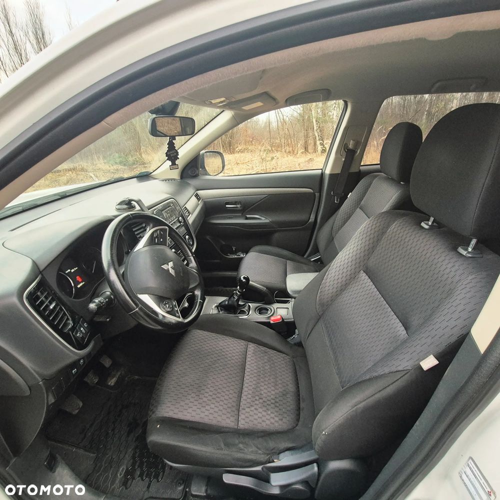 Mitsubishi Outlander - 18