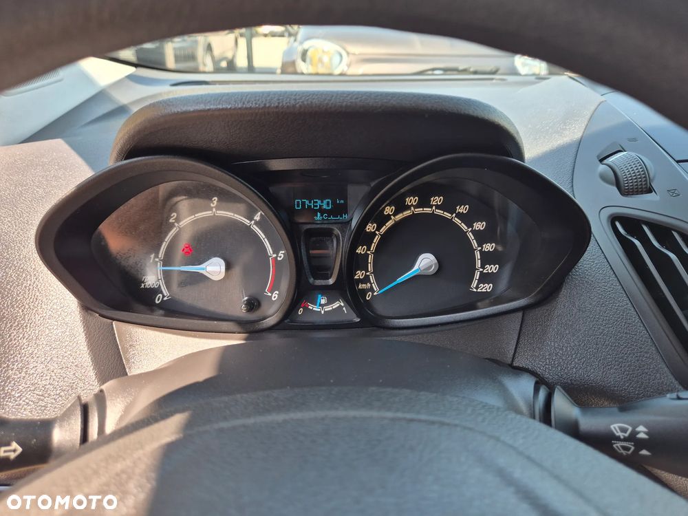 Ford TRANSIT COURIER - 37