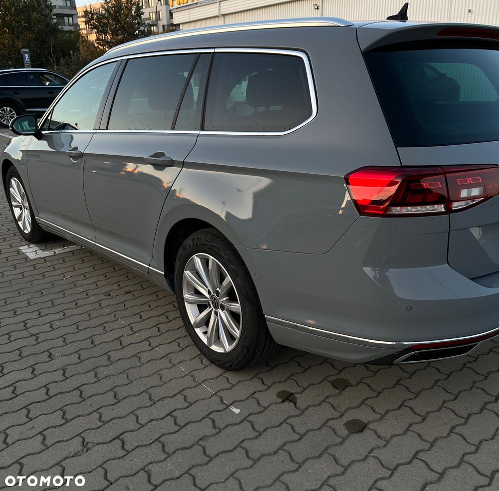 Volkswagen Passat - 4