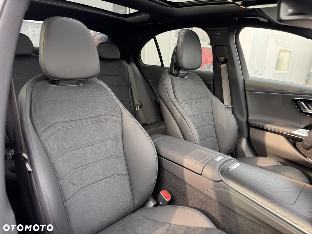 Mercedes-Benz Klasa E 220 d 4Matic 9G-TRONIC Edition AMG Line - 12
