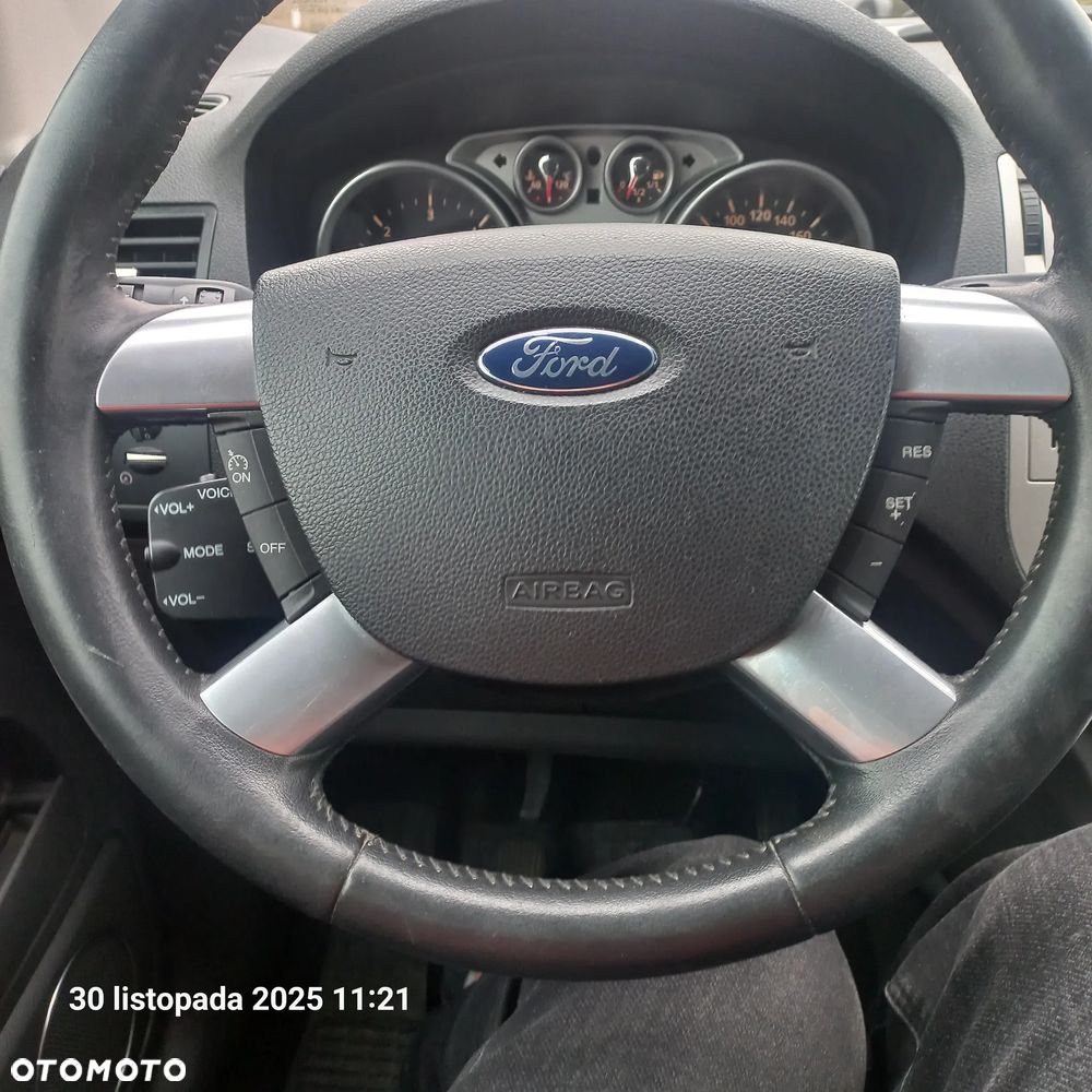 Ford Kuga 2.0 TDCi Titanium FWD - 24