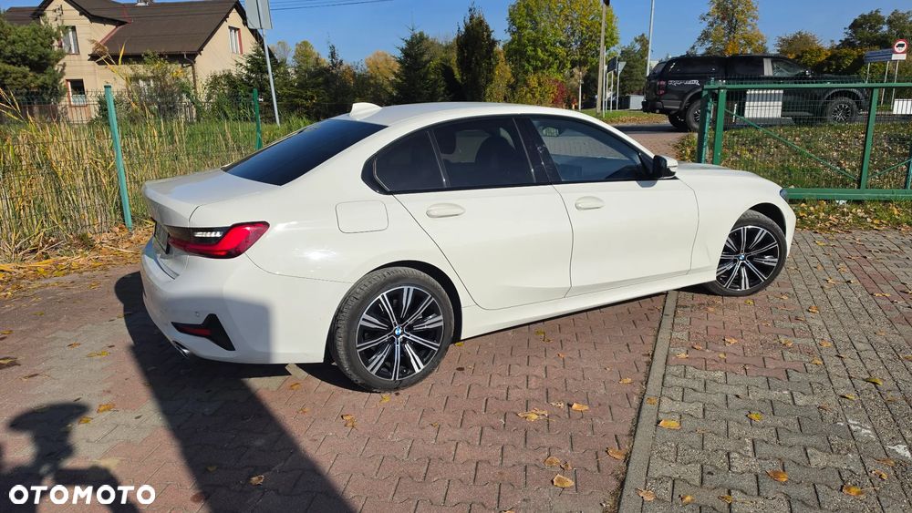 BMW Seria 3 318d Sport Line - 30