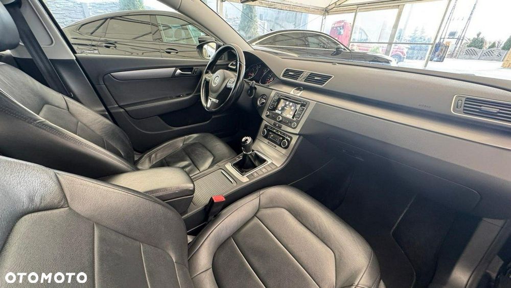 Volkswagen Passat - 20