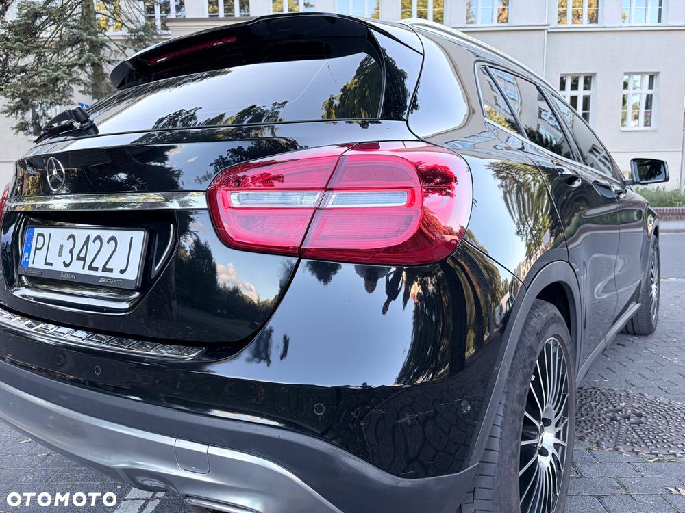Mercedes-Benz GLA - 8