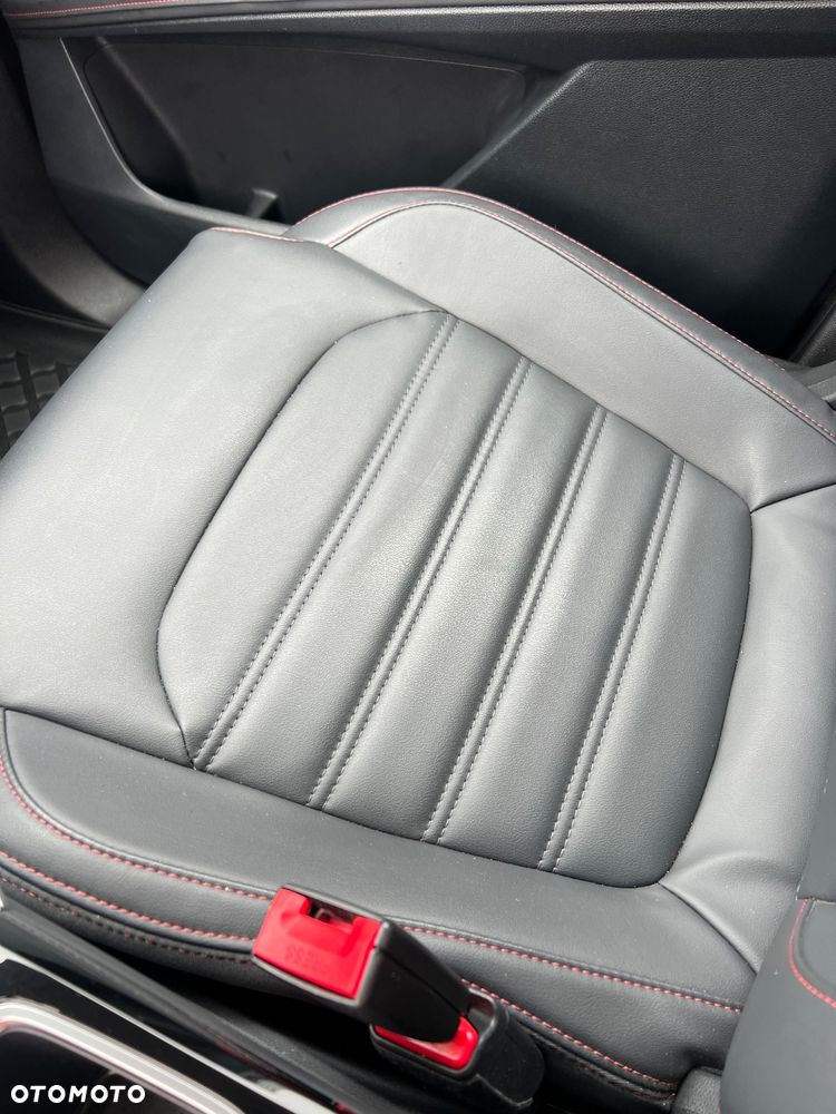 Maxus Euniq 6 - 38