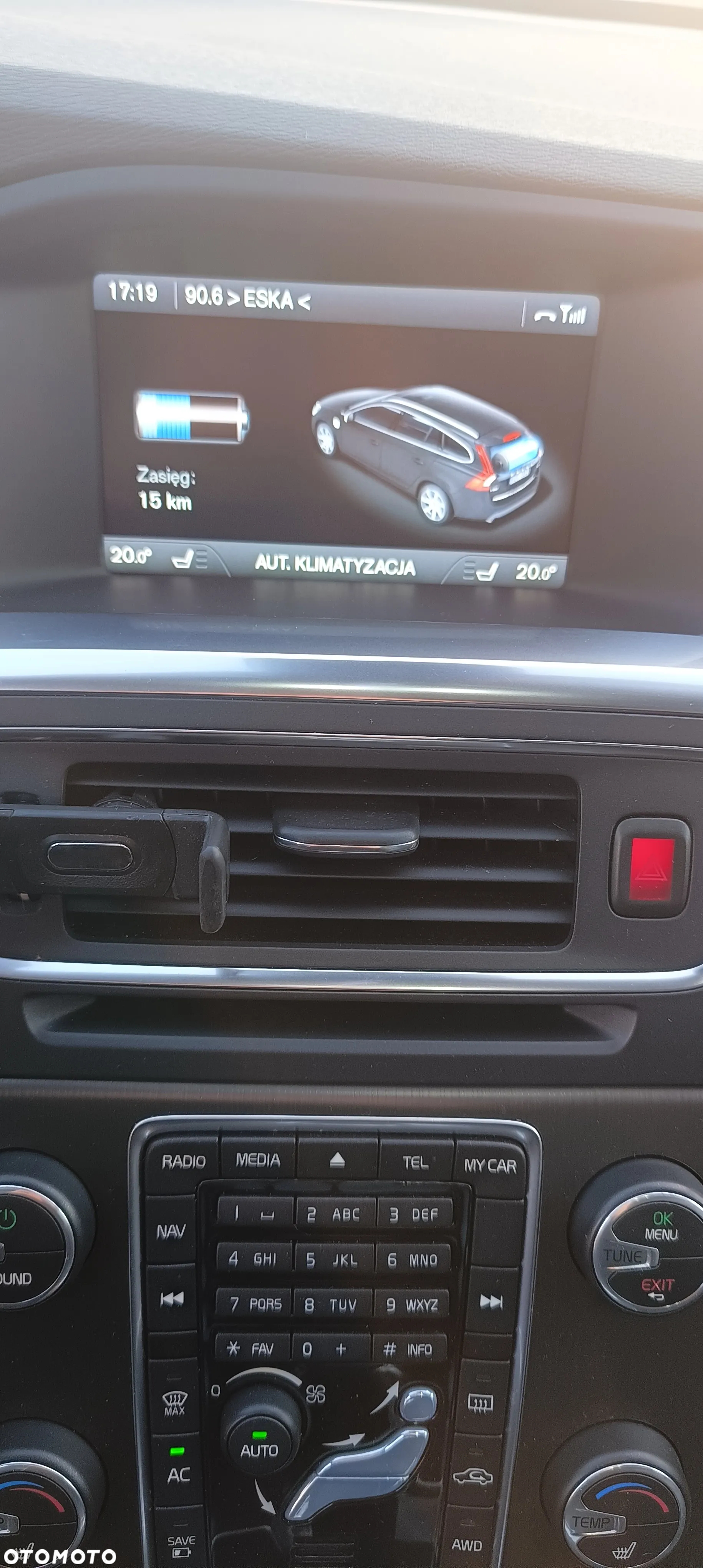 Volvo V60 D6 AWD Plug-in Hybrid Summum - 23