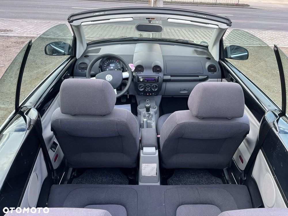 Volkswagen New Beetle - 12