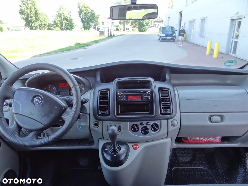 Opel Vivaro - 8