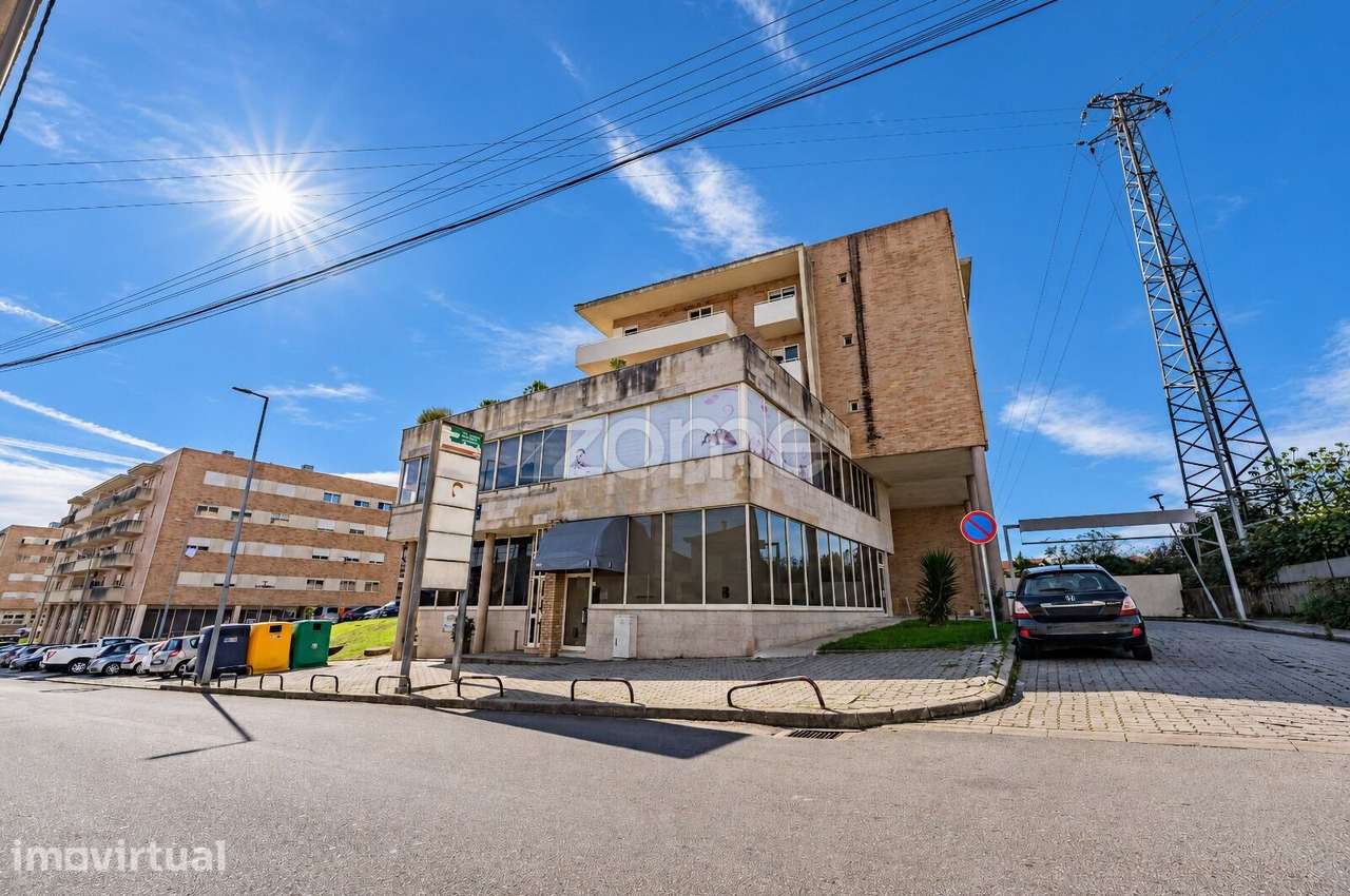 T0 Renovado junto à Estação de Comboios de São Romão do Coronado|Tr... - Grande imagem: 2/16