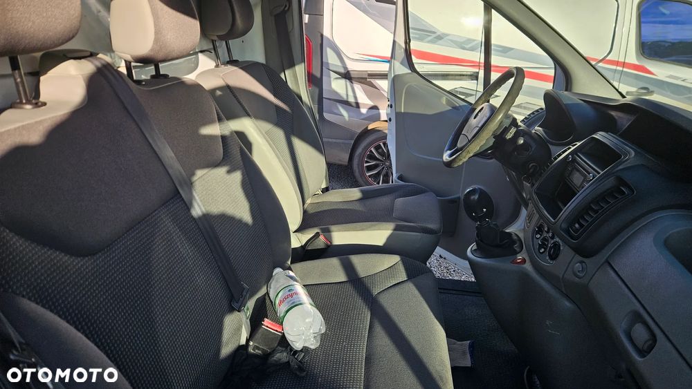 Opel Vivaro - 11