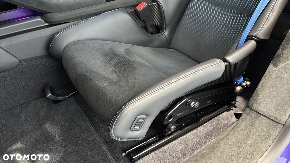 Porsche Taycan 105kWh Turbo S - 13