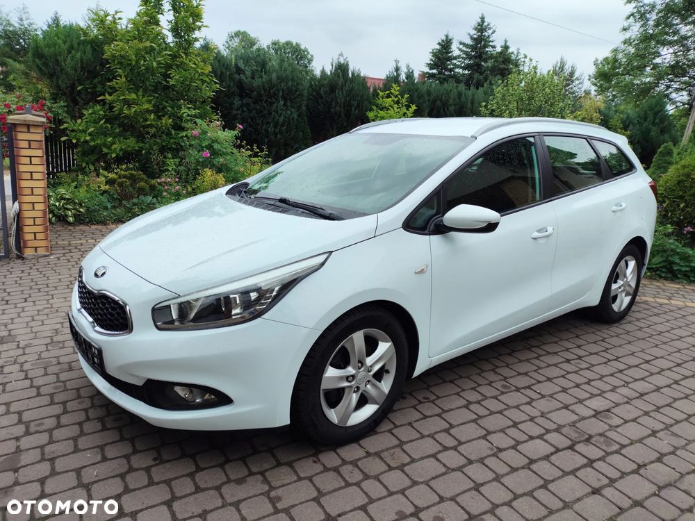 Kia Ceed - 10