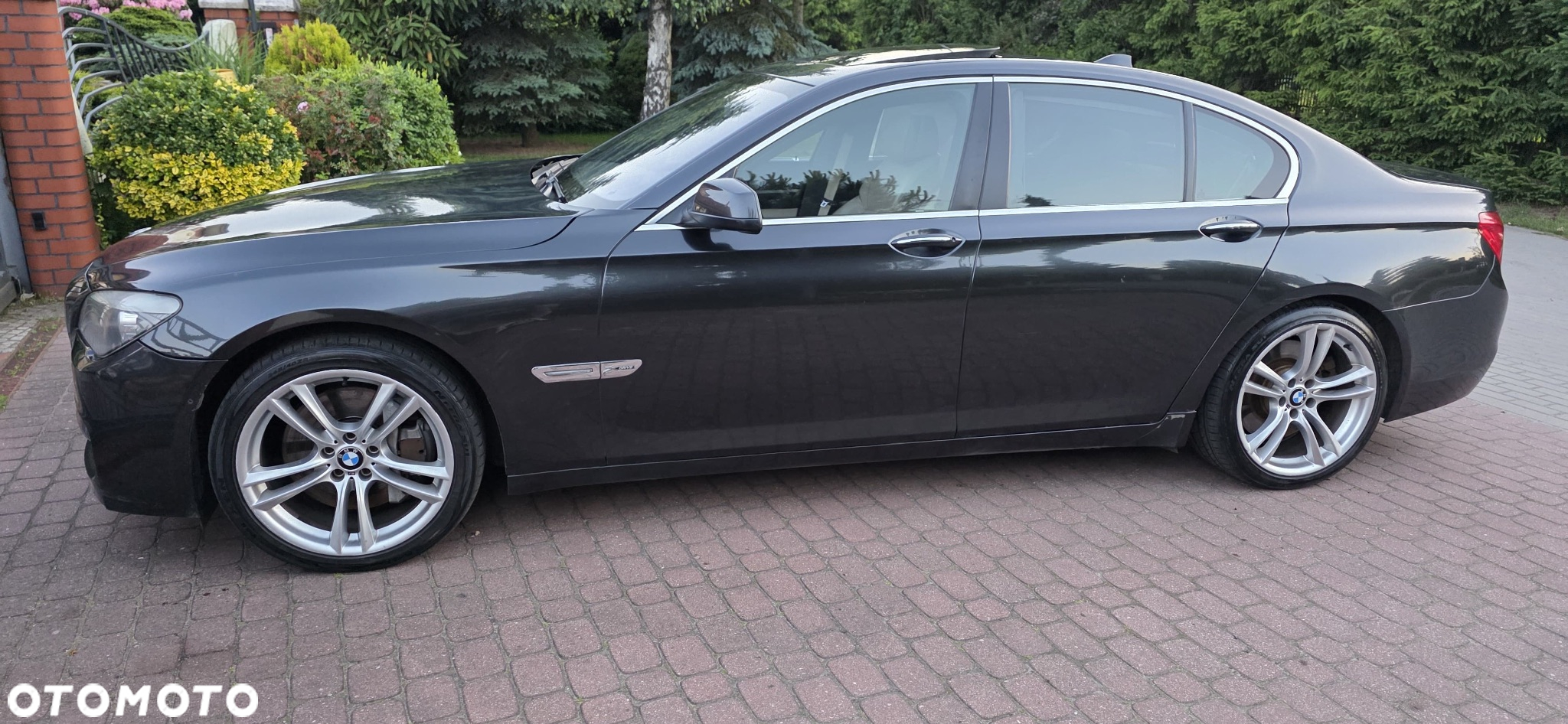 BMW Seria 7 750i xDrive - 9