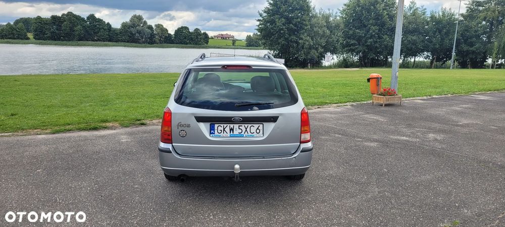 Ford Focus 1.6 Ghia - 4