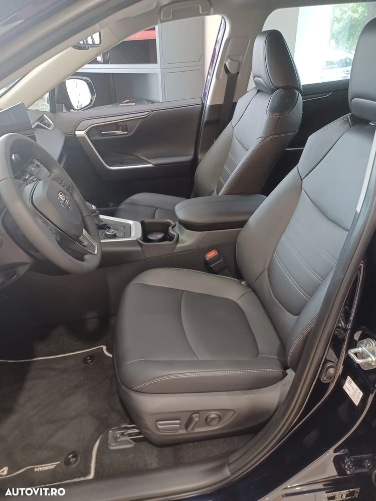 Toyota RAV4 - 9