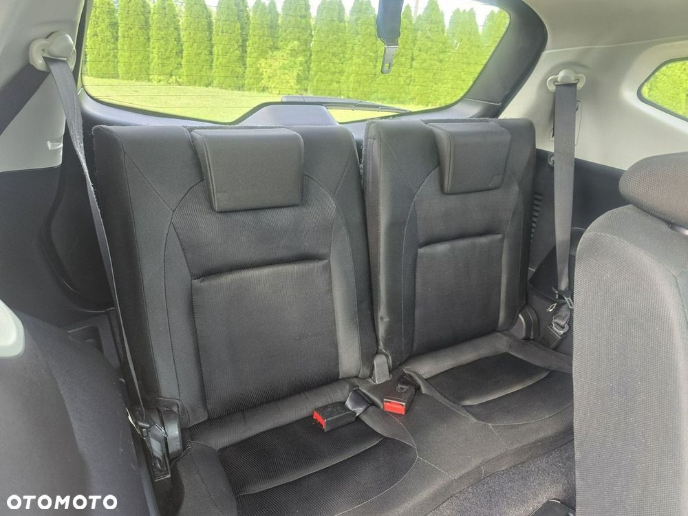 Nissan Qashqai+2 - 13