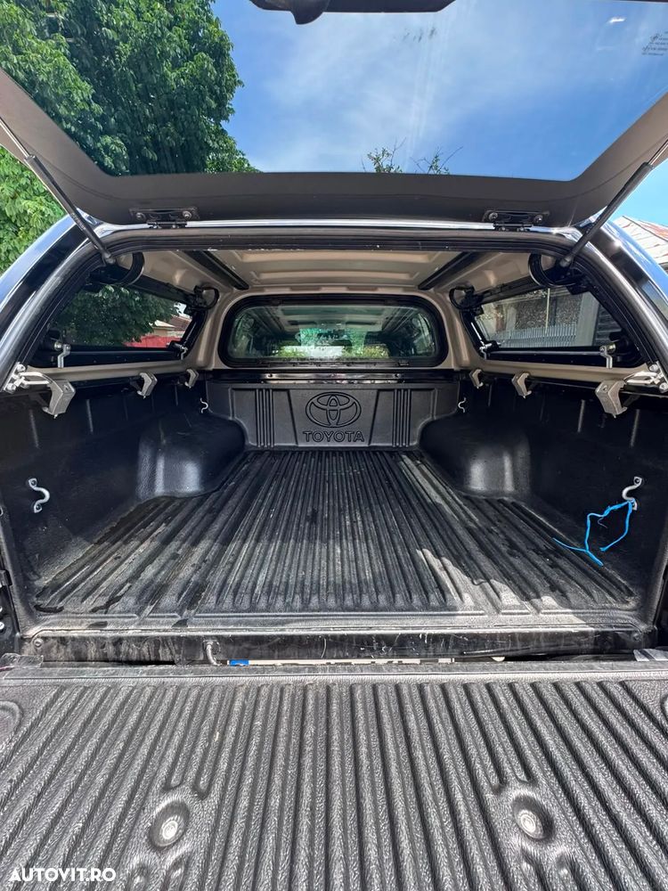 Toyota Hilux 4x4 Double Cab A/T Invincible - 35