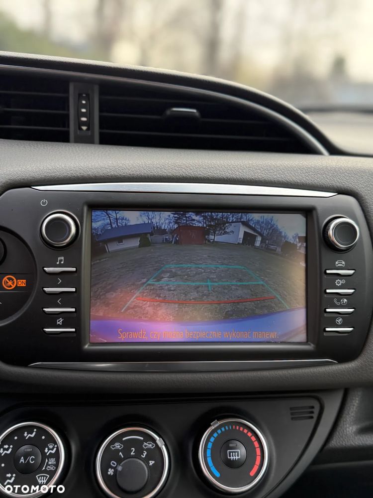 Toyota Yaris 1.5 Premium - 12