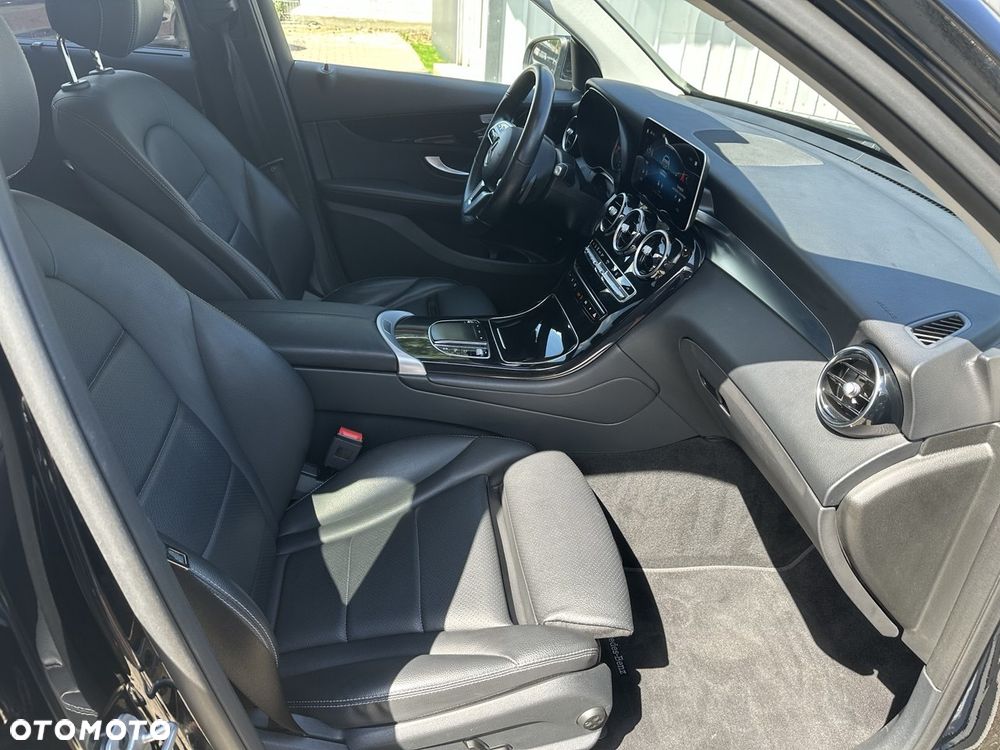Mercedes-Benz GLC 300 de 4-Matic Business Edition - 23