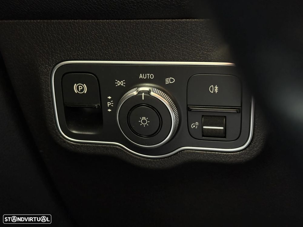 Mercedes-Benz GLB 180 d Progressive - 10