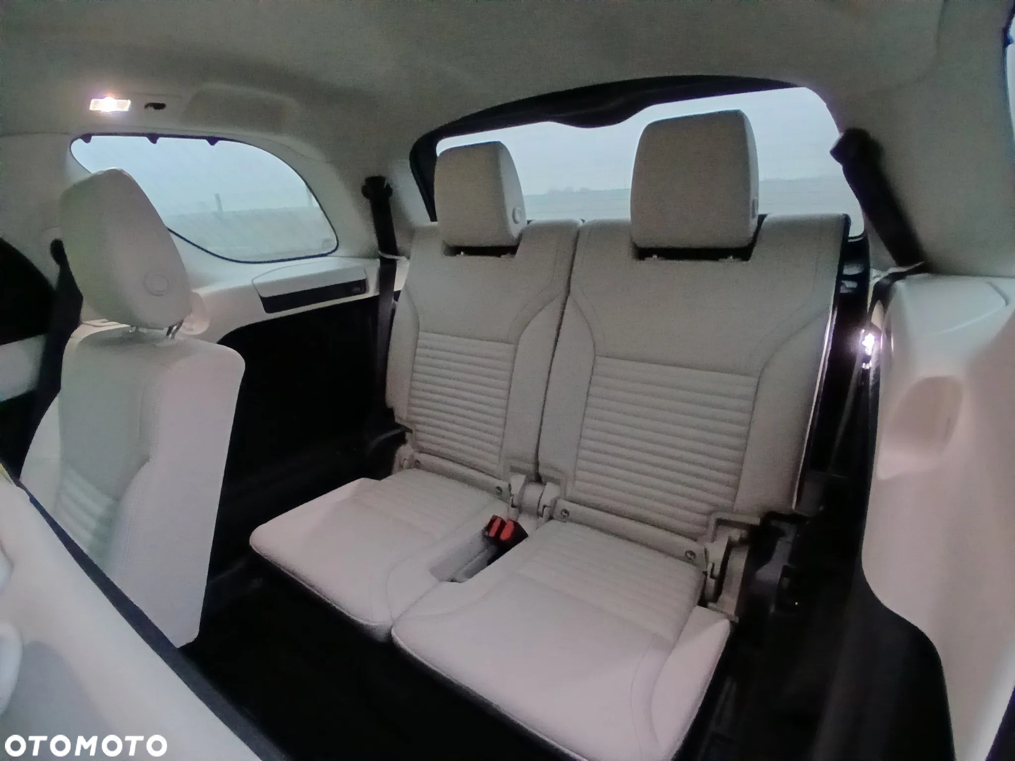 Land Rover Discovery - 12