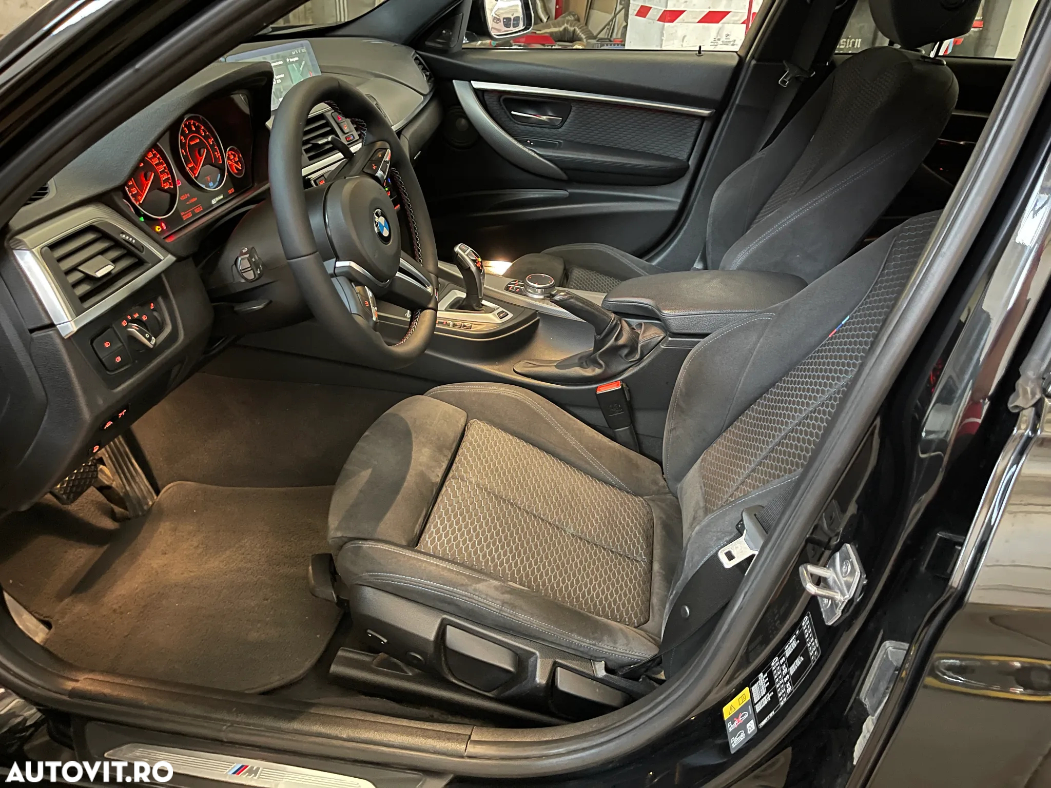 BMW Seria 3 330e iPerformance M Sport - 13
