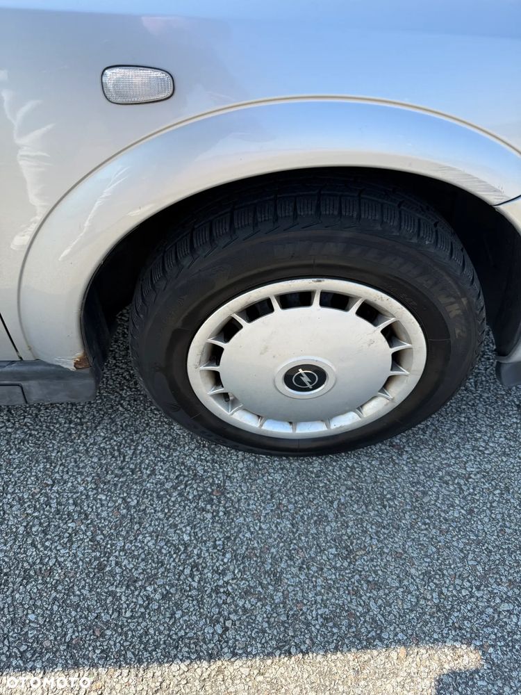 Opel Astra 1.6 16V 100 - 12